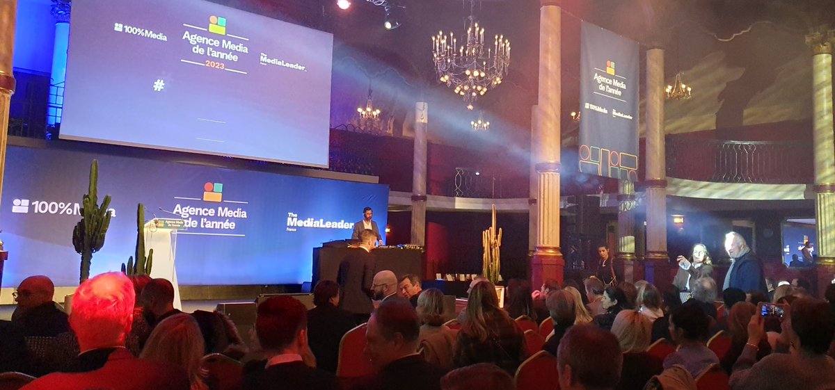 En direct de la cérémonie du Prix Agence Media organisé par @100media_fr 📍