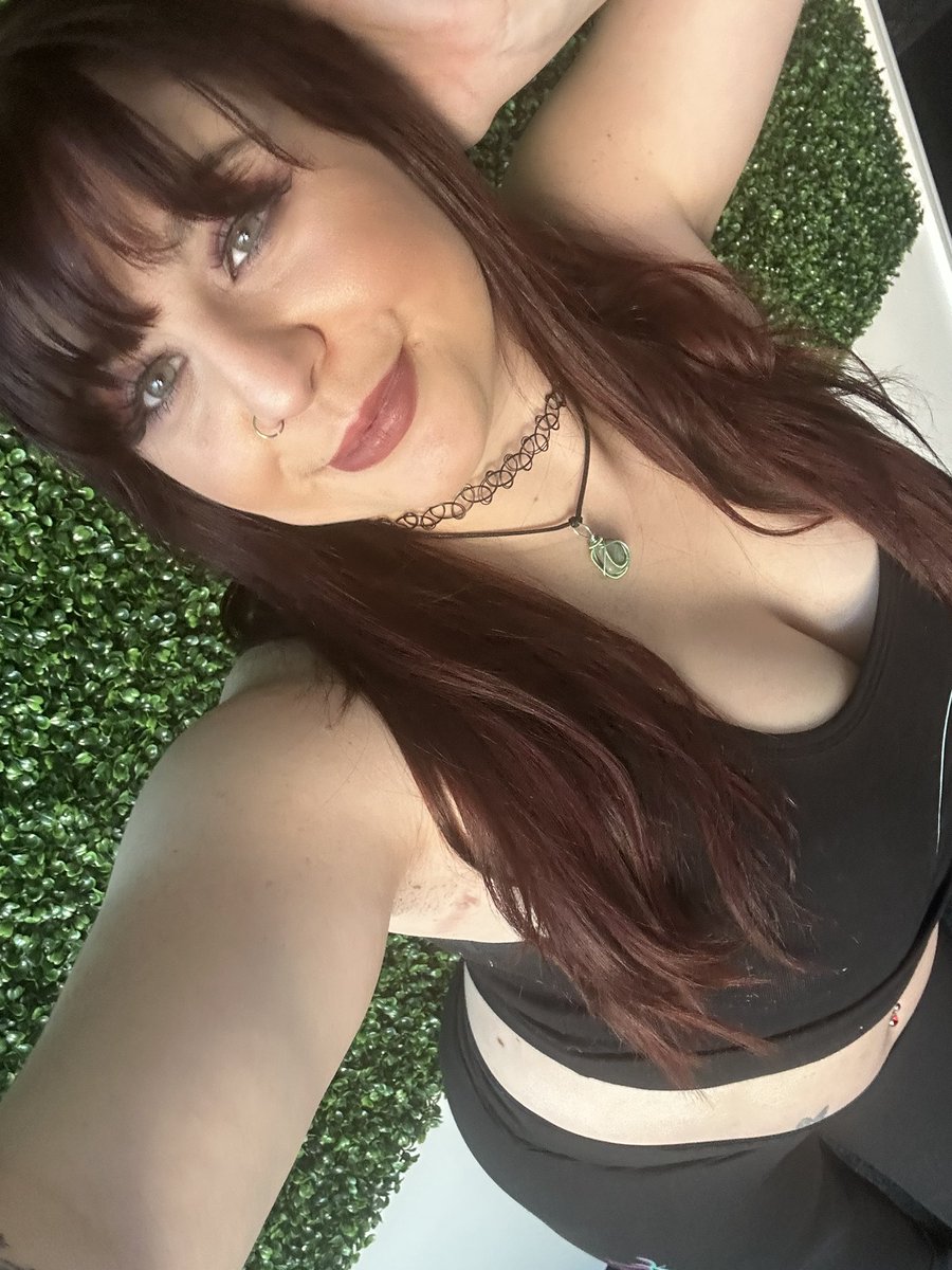 booziebunzz's tweet photo. I’m feeling playful today &amp; a little generous so the next 5-10 people to follow me on my spicy 🥵 page, after getting 20% off I’ll send you goodies in your inbox! Click the link in my bio babez! Pweaz 🥺 #clickthelink #inmybio #20percentoff #doinghelladealstoday #onlyfans #Rts https://t.co/KQozhdzVFB