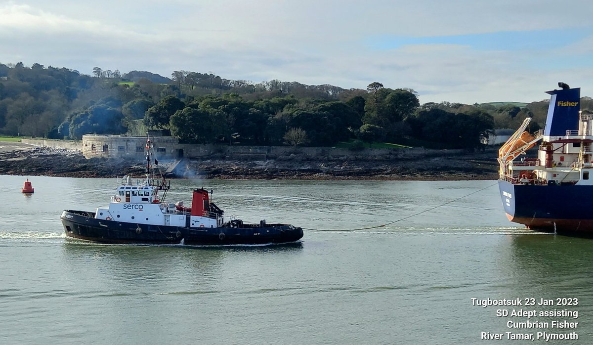 TugboatsUK's tweet photo. SD Adept assisting Cumbrian Fisher along the river Tamar this afternoon. #Plymouth #Devonport #tugboats #tugs #SDAdept #CumbrianFisher #Serco https://t.co/0RNL3POt7N