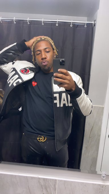 Rockstar Sunny 🎸 https://t.co/EXK8cj0HPG