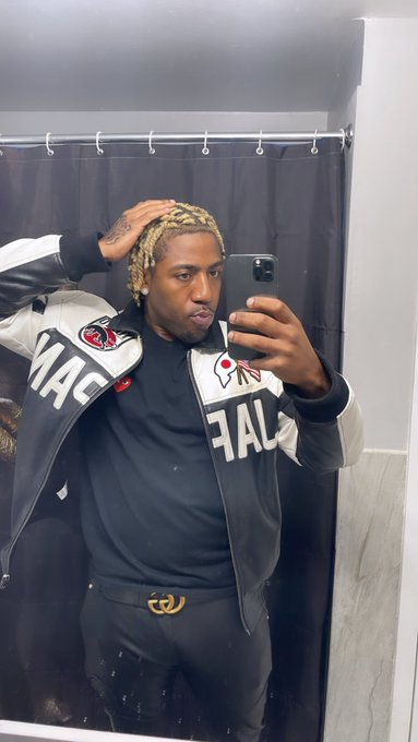 Rockstar Sunny 🎸 https://t.co/EXK8cj0HPG<a href="/tag/happyslattday"class="tags"><span>#happyslattday</span></a>