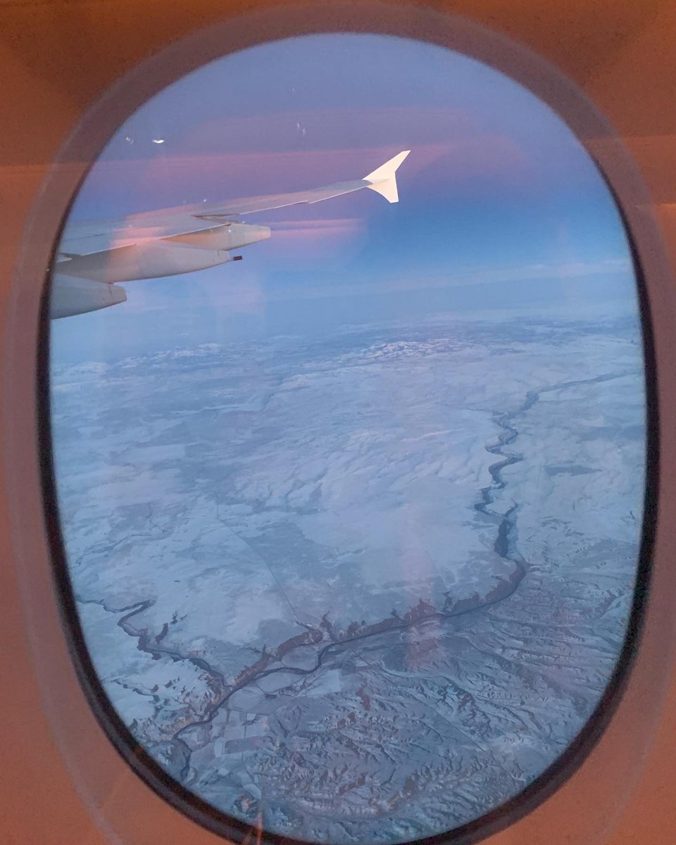 chefcancio's tweet photo. Land, Air and Sea 💛🤍💙 

En route to my destination it was hard to tell where the snow ended and where the clouds started. It was magnificent all the same. 

Touched down - Dubai.

#vacation #travel #wanderlust #dubai #uae #middleeast #nature #snow #snowcappedmountains https://t.co/W6DtA8jaNz