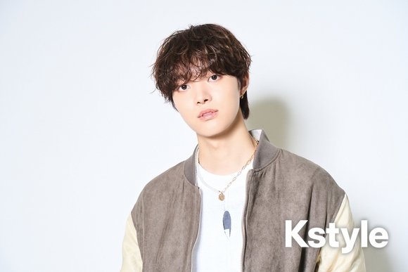 andTEAMluneGBL's tweet photo. Nicholas to EJ:
[Calm leader😊]
"EJ-kun has the opposite personality to mine, and his emotions are calm. He's the easiest member to talk to...."

#andTEAM_EJ https://t.co/eixF8ab8vM