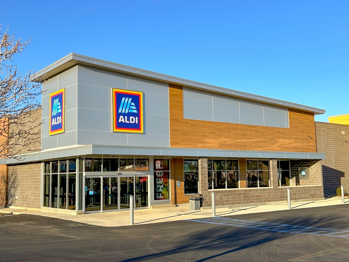 Now open: @ALDIusa in Covington, LA, & McComb, MS! Our team is actively working on #siteselections throughout LA & parts of MS for the fast-growing grocer to expand its wide selection of offerings. Congrats on these successful #storeopenings. #commercialrealestate  #chainlinkscre