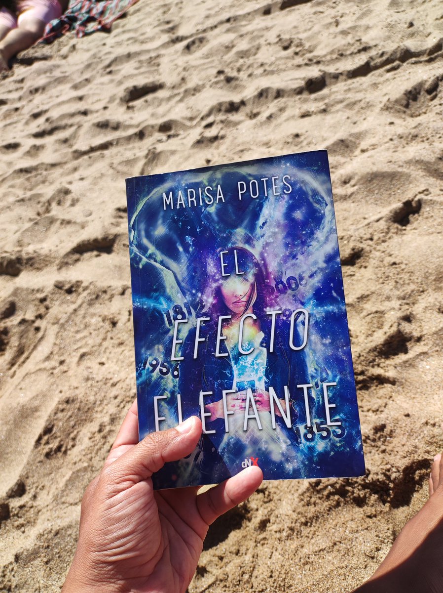 Tarde de lectura en la playa 🤓 ⛱️
#bookseries #Argentina