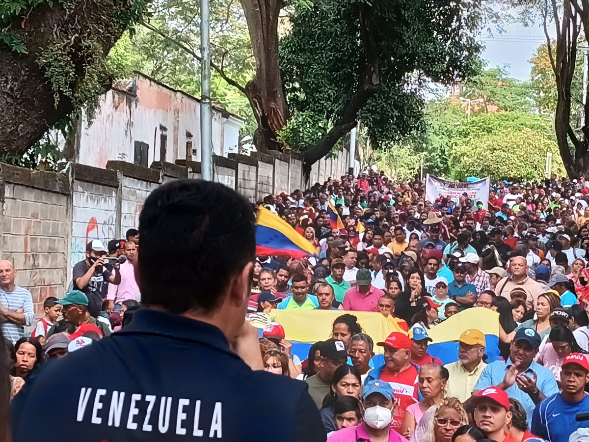 #LoDijo el Gob. <a href="/josemvasquez/">José Vásquez</a>: "Maestras y Maestros tienen mi apoyo. Ya eleve las propuestas que me hicieron llegar. Cuenten conmigo incondicionalmente".
<a href="/NicolasMaduro/">Nicolás Maduro</a>
@MPPEDUCACION
<a href="/_LaAvanzadora/">Yelitze Santaella</a>
<a href="/Gob_Guarico/">Gobierno de Guárico</a>
<a href="/RiveroJilberto2/">Rivero Jilberto</a>
#RebeliónAntiimperialista
#ConMaduroVamosPaLante