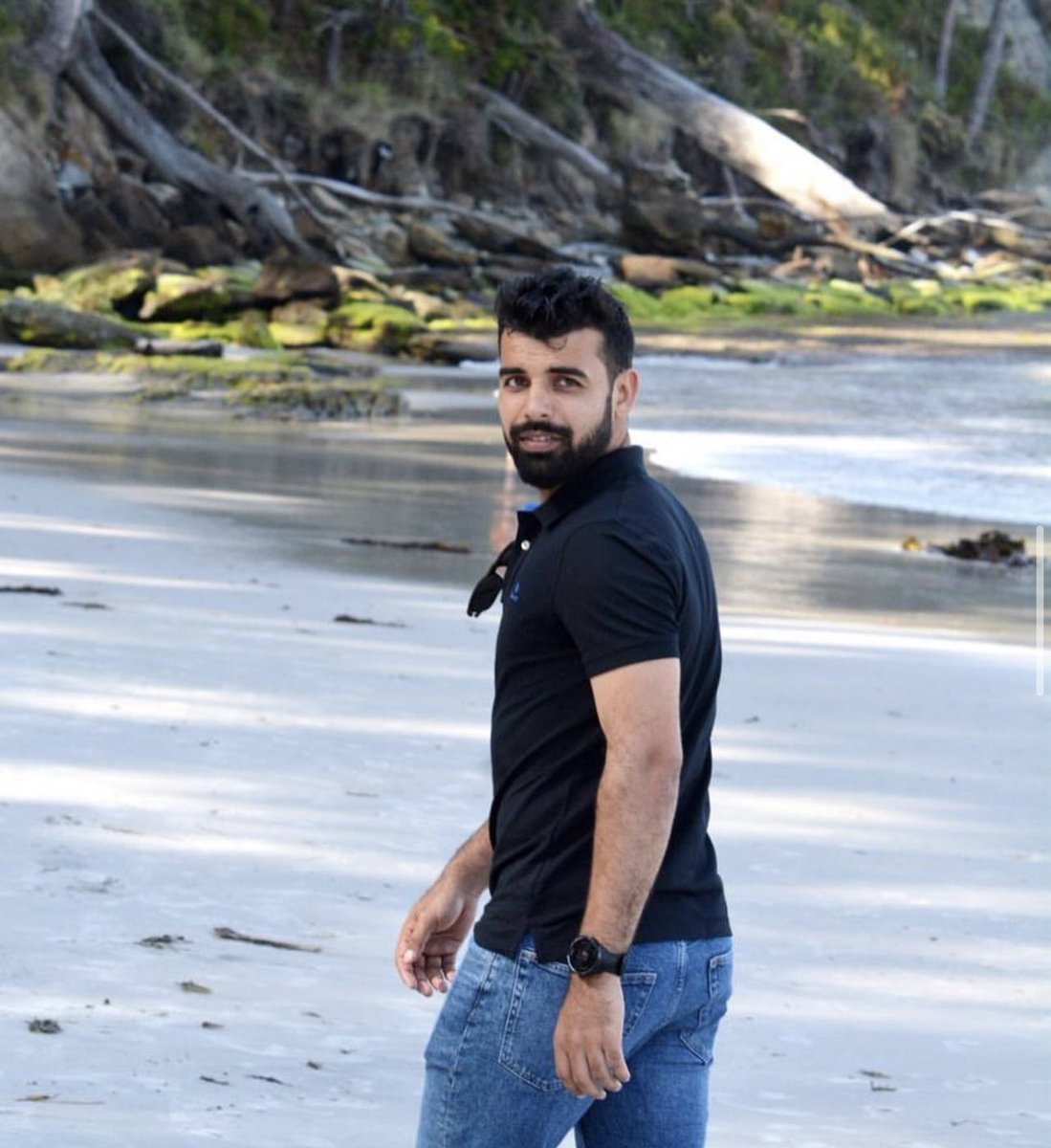 Shadab Khan ties the knot with Saqlain Mushtaq's daughter.

Pakistan all-rounder Shadab Khan has tied the knot with the daughter of veteran cricketer and head coach, Saqlain Mushtaq.
#shahdabkhan #psl #pcb