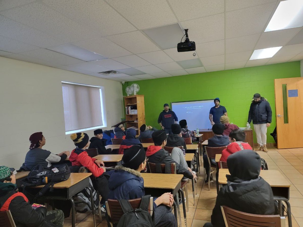 Ahmadiyya Muslim Children Association 🇨🇦 has launched nationwide 𝗡𝗮𝘀𝗶𝗿 𝗔𝗰𝗮𝗱𝗲𝗺𝘆 to provide moral, religious &amp; contemporary education to Ahmadi Muslim Children.

Nasir Academy in Northern Ontario Region was held on Jan 22, 2023 with more than 100 children in attendance.