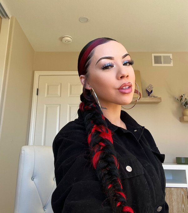 GOOD MORNING ☀️🥰❤️✨ https://t.co/sV52R0OAgs