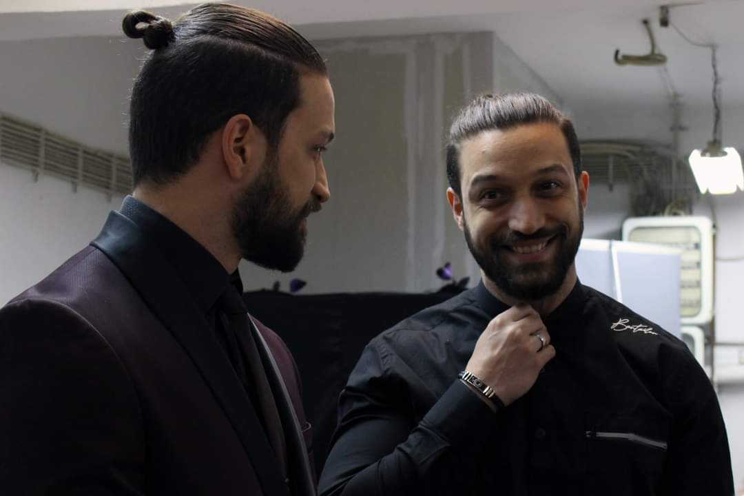 kaine_abel's tweet photo. When you are getting ready for a promo and your brother is driving you crazy!!! #twins #twinbrothers #Brothers #twinsinaction #funny #fun #humor https://t.co/gSuPdGQOHP