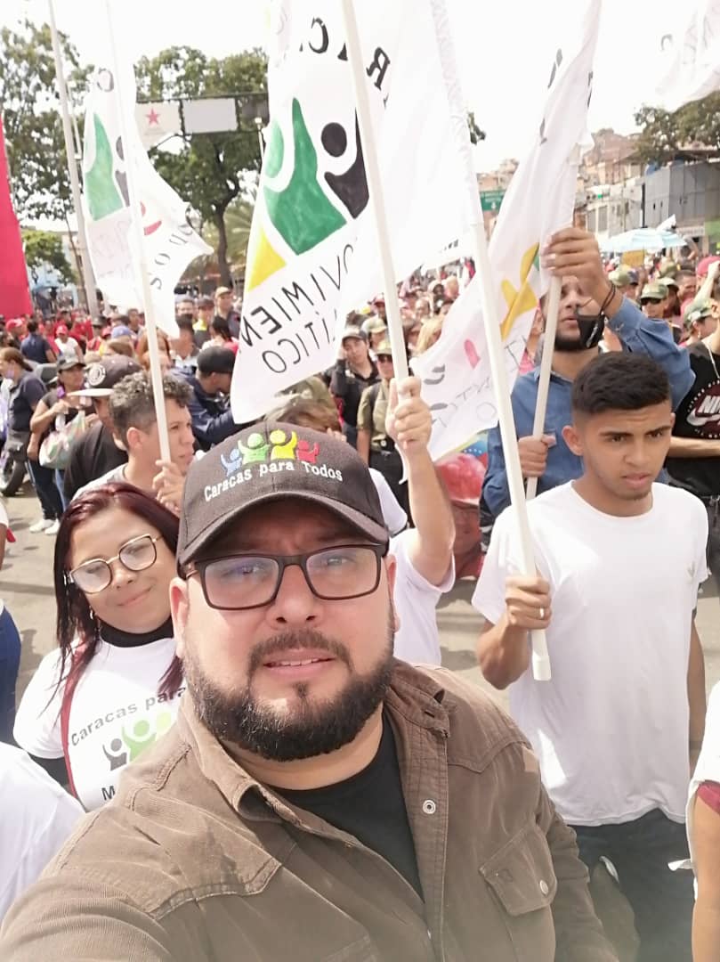 Caracasparatod2's tweet photo. @Caracasparatod2, Somos Revolución Por Venezuela y el #23deEnero en la calle #ConMaduroVamosPaLante, el pueblo sigue resistiendo sigue en Rebelión contra el infame imperio norteamericano y sus lacayos internos https://t.co/g67xwxkeoy