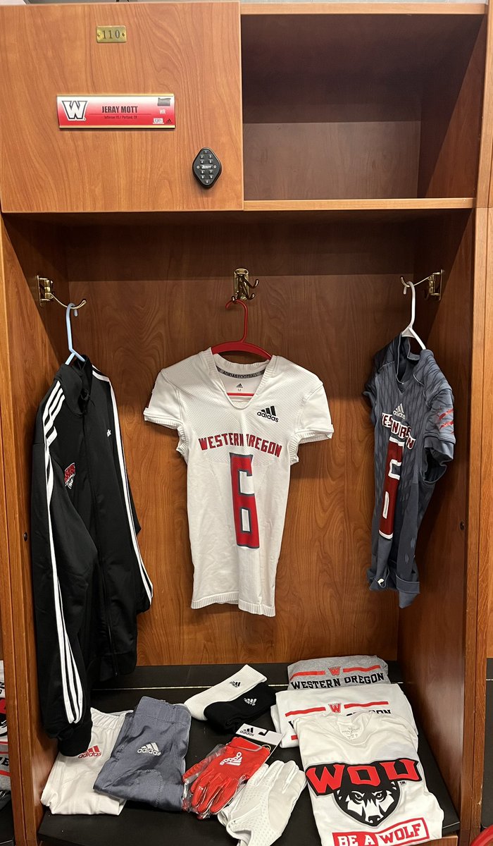 Had a good time last weekend in Monmouth for my OV. Big thanks to @smallsthefirst and the WOU staff for the tour!! @CoachManningWOU @teamlillard7on7 @NotoriousD_LO @flyguyhuey5