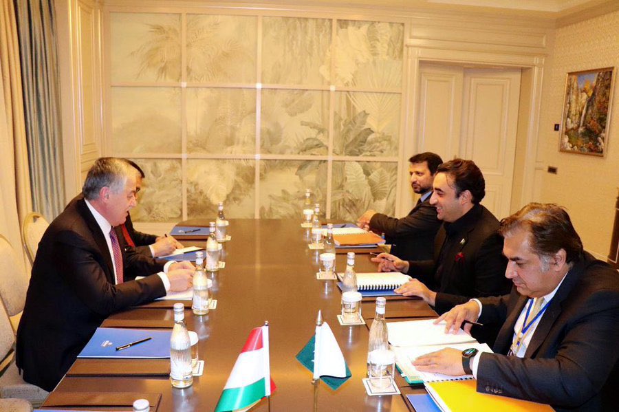 AAliLagharipsf's tweet photo. FM @BBhuttoZardari met with FM of #Tajikistan Sirojiddin Muhriddin in Tashkent today. 

The two FMs agreed to further enhance the existing excellent bilateral relations &amp; economic cooperation especially in trade, energy and connectivity.

@MOFA_Tajikistan 
@PakinTajikistan https://t.co/2Eu7V0k9aw