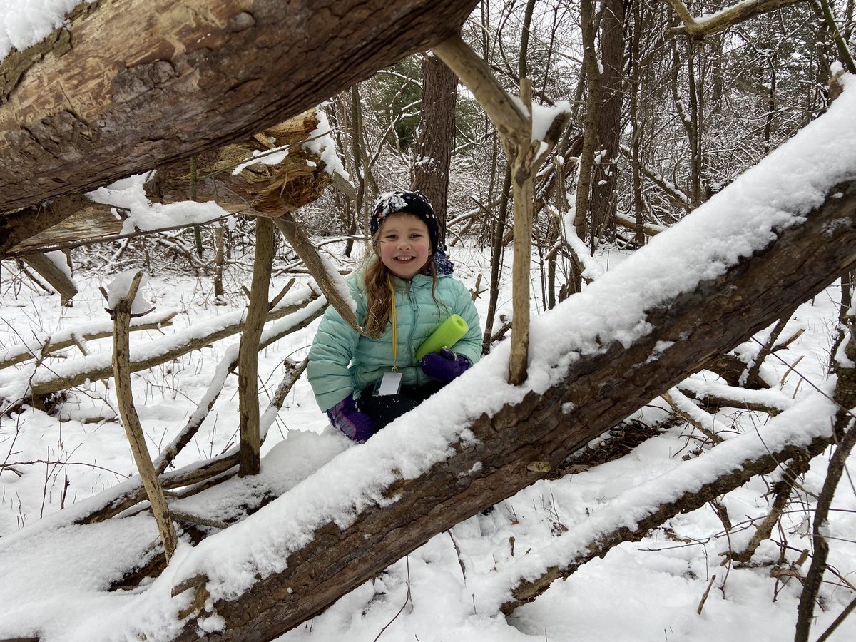 hsnyderBH's tweet photo. DK Ss loved our outdoor classroom this morning learning about predators &amp; prey as well as camouflage too! @johnsonnatureMI @bhschools @LonePineSchool @MaryHillberry https://t.co/dBmNleHqeo
