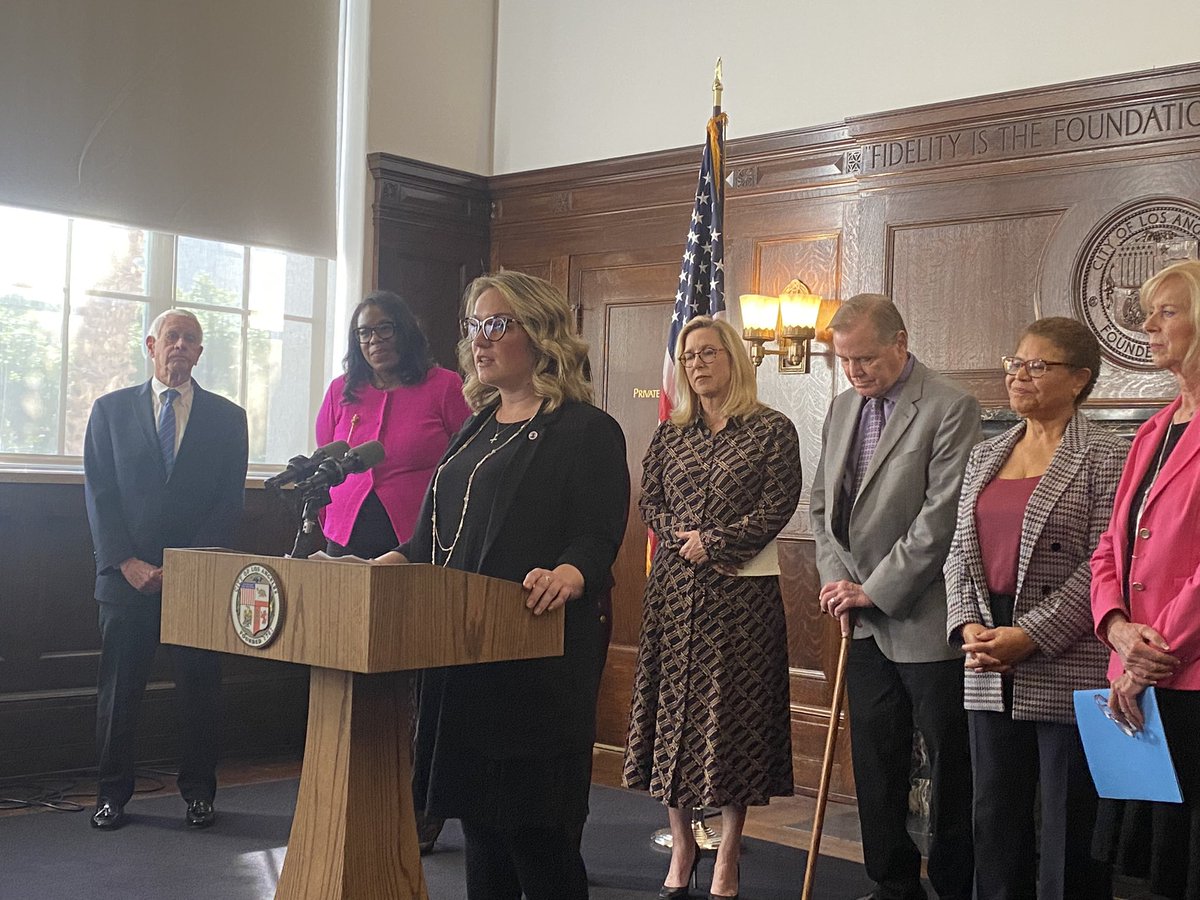 reporterliz's tweet photo. An interesting aside, that Supervisor Janice Hahn pointed out, is that fellow supervisor Lindsey Horvath appointed herself to the @LAHomeless commission. It's interesting because typically the authority has struggled to take a lead on homelessness. (Horvath pictured). https://t.co/d9qWKOouAY