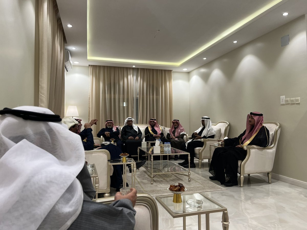 DrWaelHelmi's tweet photo. بفضل من الله وكرمه تم اليوم عقد قران نسيبي الاستاذ رائد ابو طالب على الإبنة الفاضلة من عائلة الشتوي. و رحم الله والدكم يا رائد الشيخ صالح ابو طالب وبارك الله في اعمار البقية من اعمامك واخوانك.
الف مبروك ومنك المال ومنها العيال https://t.co/mqg7q2G5VI