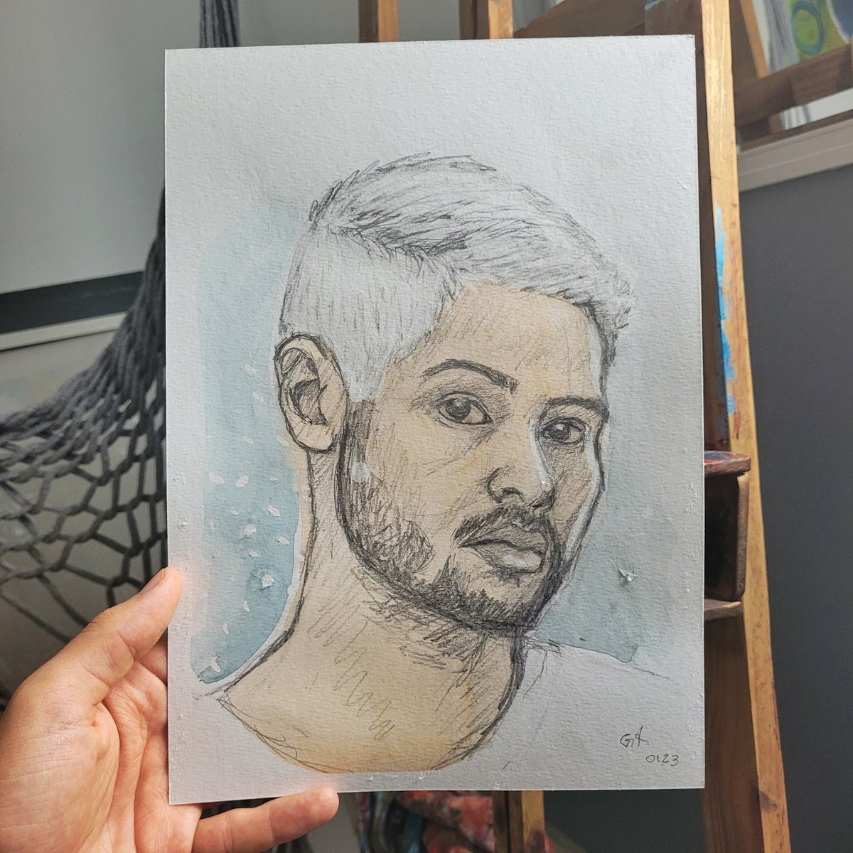 gamaralart's tweet photo. My self portrait haha its funny how serious I'm posing for myself

#art #selportrait #portrait #sketch https://t.co/PnM4B2GQIi