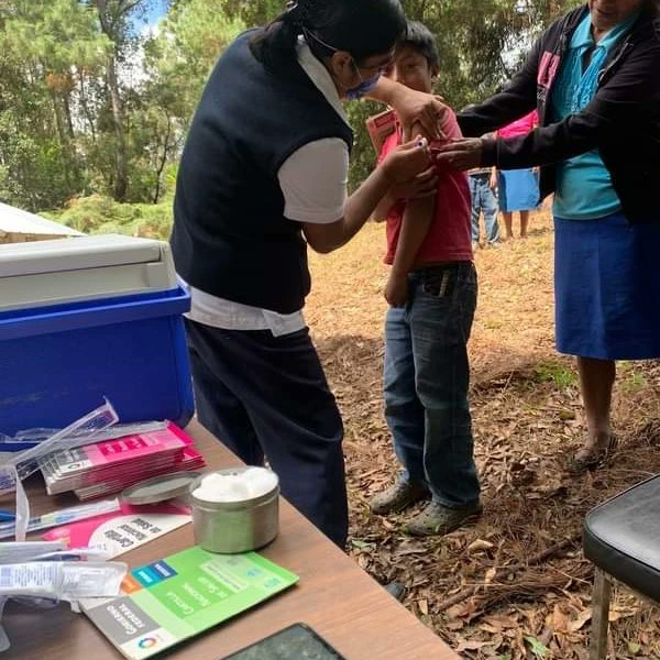 Juris01_VC's tweet photo. Como parte de las actividades de Promoción a la Salud, la Brigadas Territoriales de la Salud de Santa María Ozolotepec, perteneciente a la #JSVC, llevaron a cabo una plática a la población de San Gregorio Ozolotepec sobre la importancia del saneamiento básico a nivel familiar. https://t.co/nK3YSrv0Hy