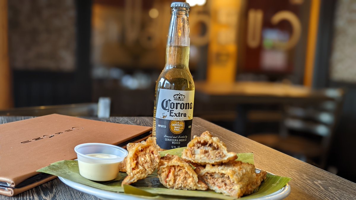 CubaNuNJ's tweet photo. Monday Special (dine-in only)
$10 for a bottle of beer and an order of CubaNu homemade empanadas (two per order) (beef or chicken)
 #HappyHour #Rahway #unionCounty #Cubanu #CubaNJ https://t.co/k58pdwJzDa