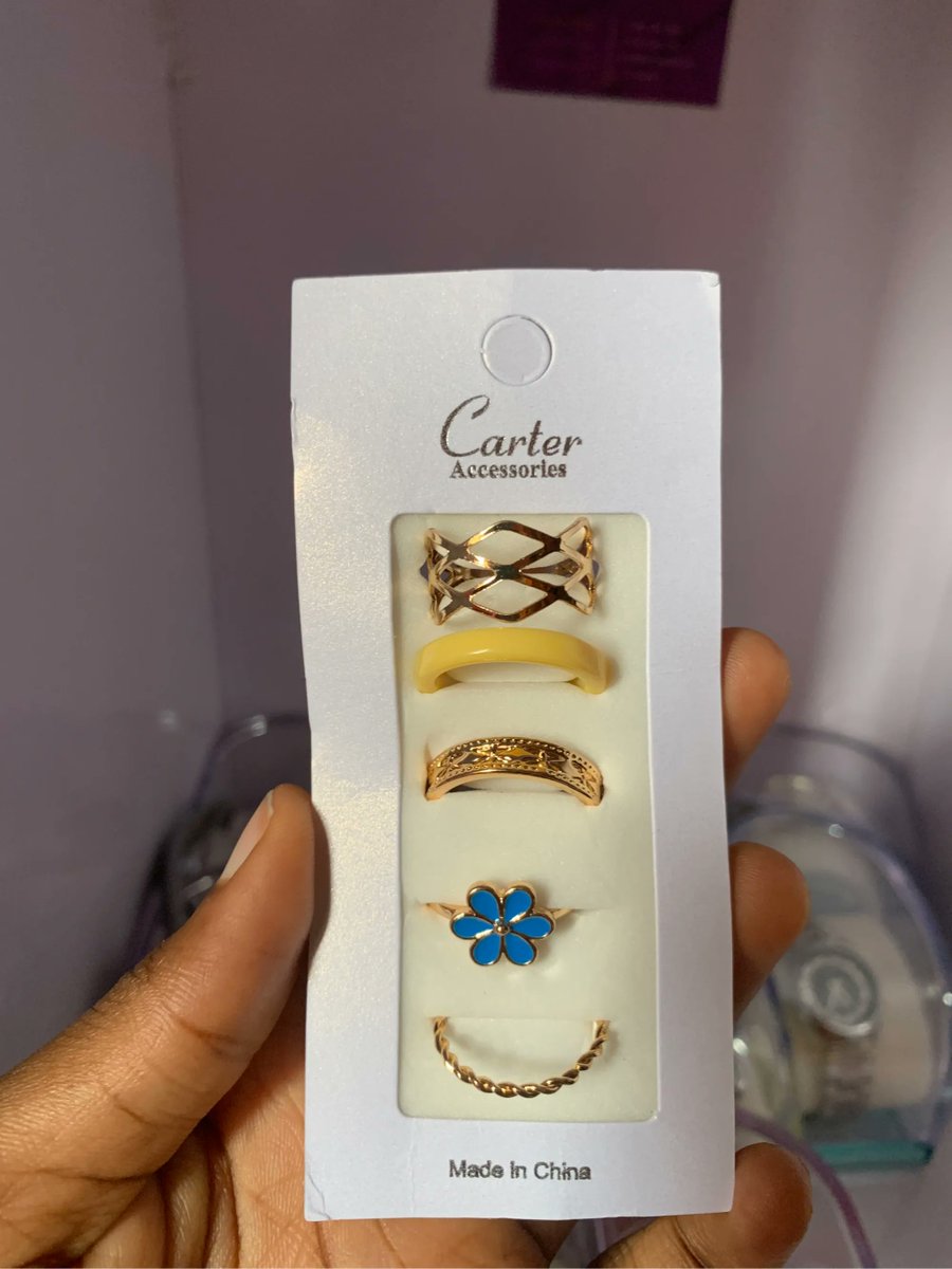 oladjewels's tweet photo. You can’t go wrong with these beautiful ring set🥰
Price: 2000🌹
#OAU_Twitter #OLAD https://t.co/ifP01HiU4i