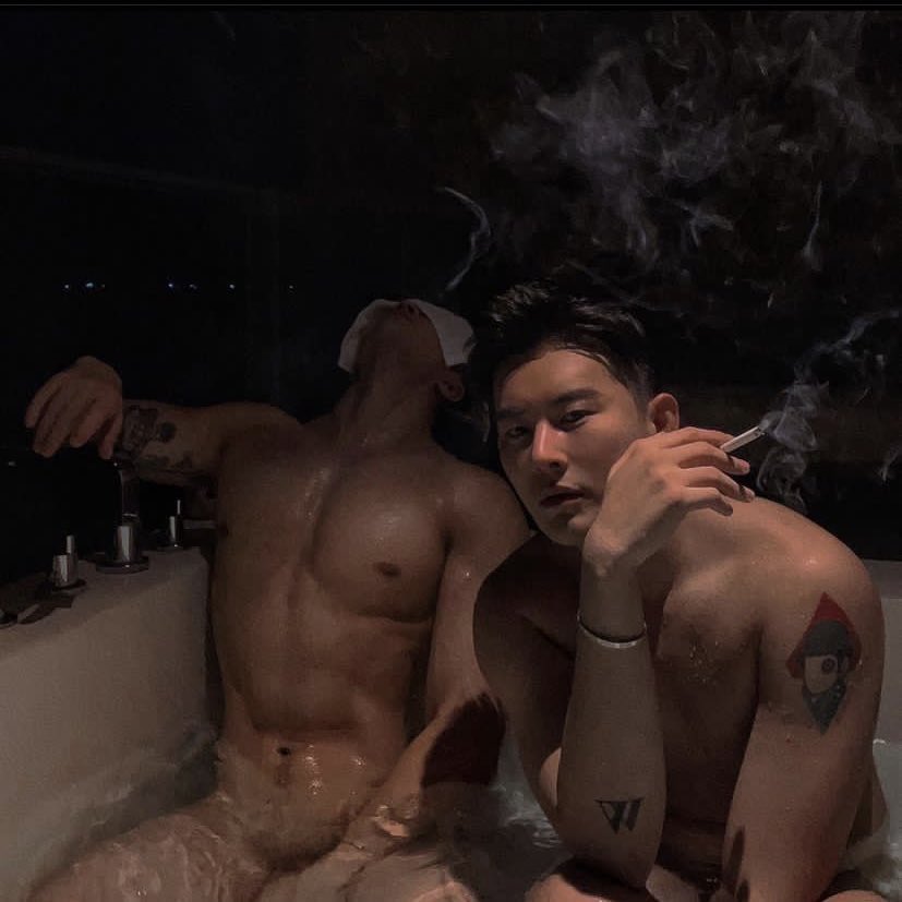 thinking about Edison Fanye and his boyfriend in the hot tub
