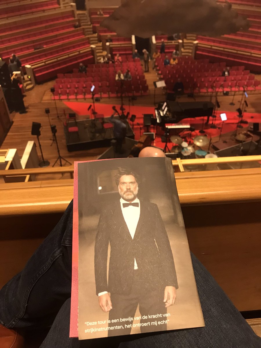 Na jaren dan eindelijk weer eens in de Grote Zaal van <a href="/TiVre_Utrecht/">TivoliVredenburg</a> zometeen concert #DevilsandAngels @rufuswainwright samen met @ams_sinfonietta