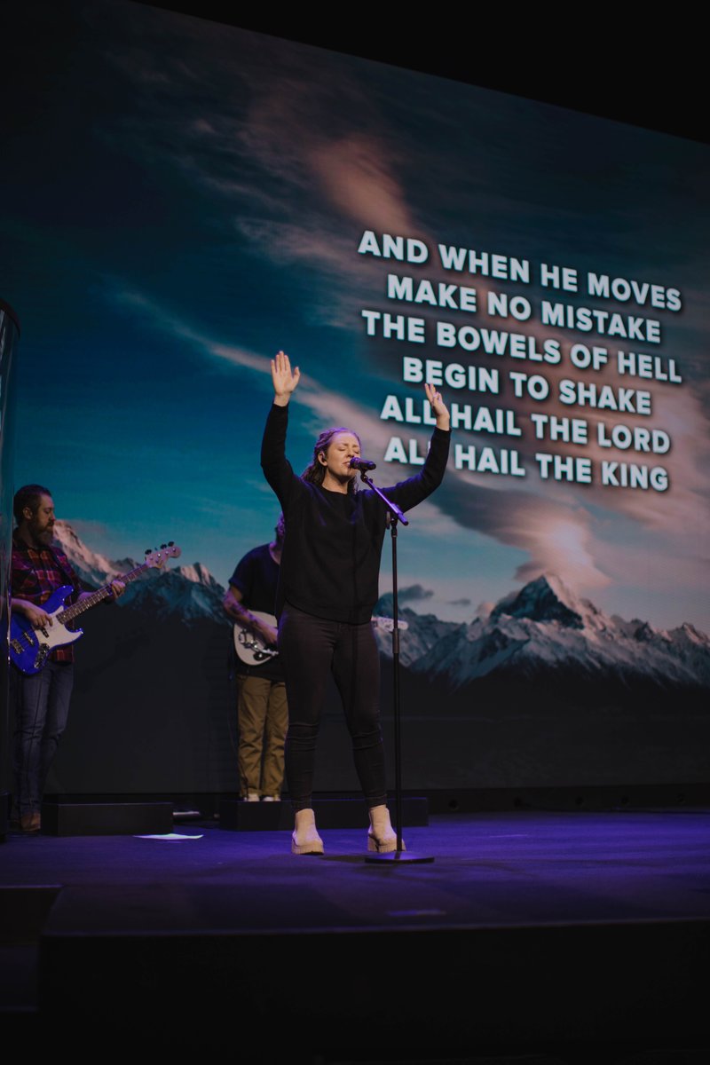 lifemissionKS's tweet photo. "The first priority of our lives, of Scripture, is one simple thing; that we would see God rightly."- Pastor Kwan 

Pastor Kwan brought the Word, after we ministered to Jesus together as a community in worship. Sundays are our favorite days! https://t.co/SPfdSwEz7L