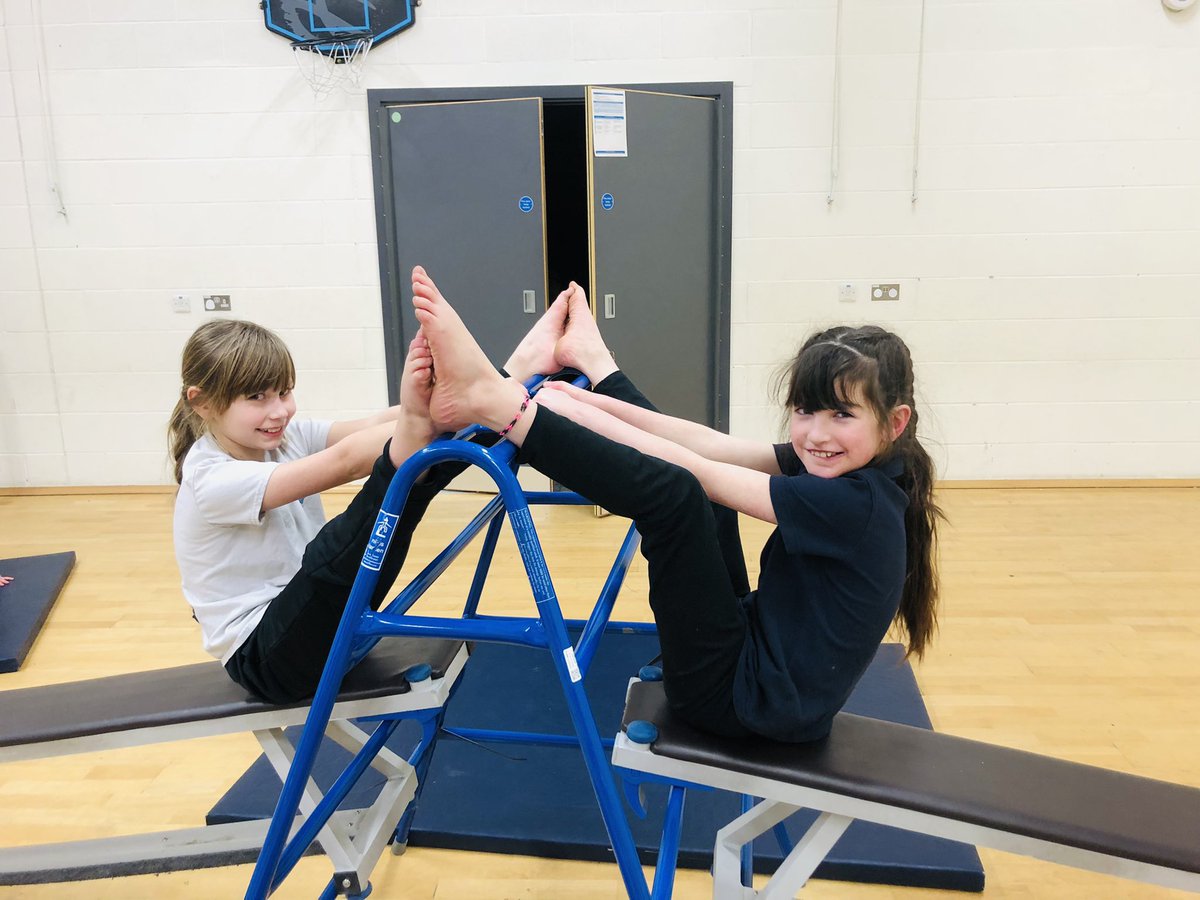 CPickeringPri's tweet photo. Excellent work in gymnastics from #Y4MOR this afternoon on their โBridgesโ unit! ๐๐ป๐๐ป๐คธ https://t.co/eAI56BFuo7
