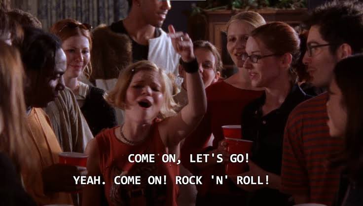 CurrentGilmore's tweet photo. One of the best one-appearance characters has to be this girl 
Lover her energy and the delivery of her only line 
(@carolinemacey let me know if this is you) https://t.co/hsoUXIiJ2g