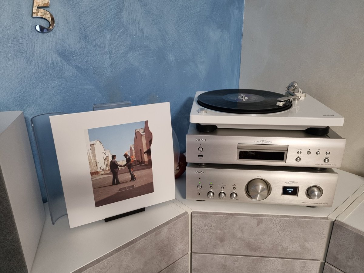 New entry. Storia.
#pinkfloyd #wishyouwerehere #music #shineonyoucrazydiamond #denon
