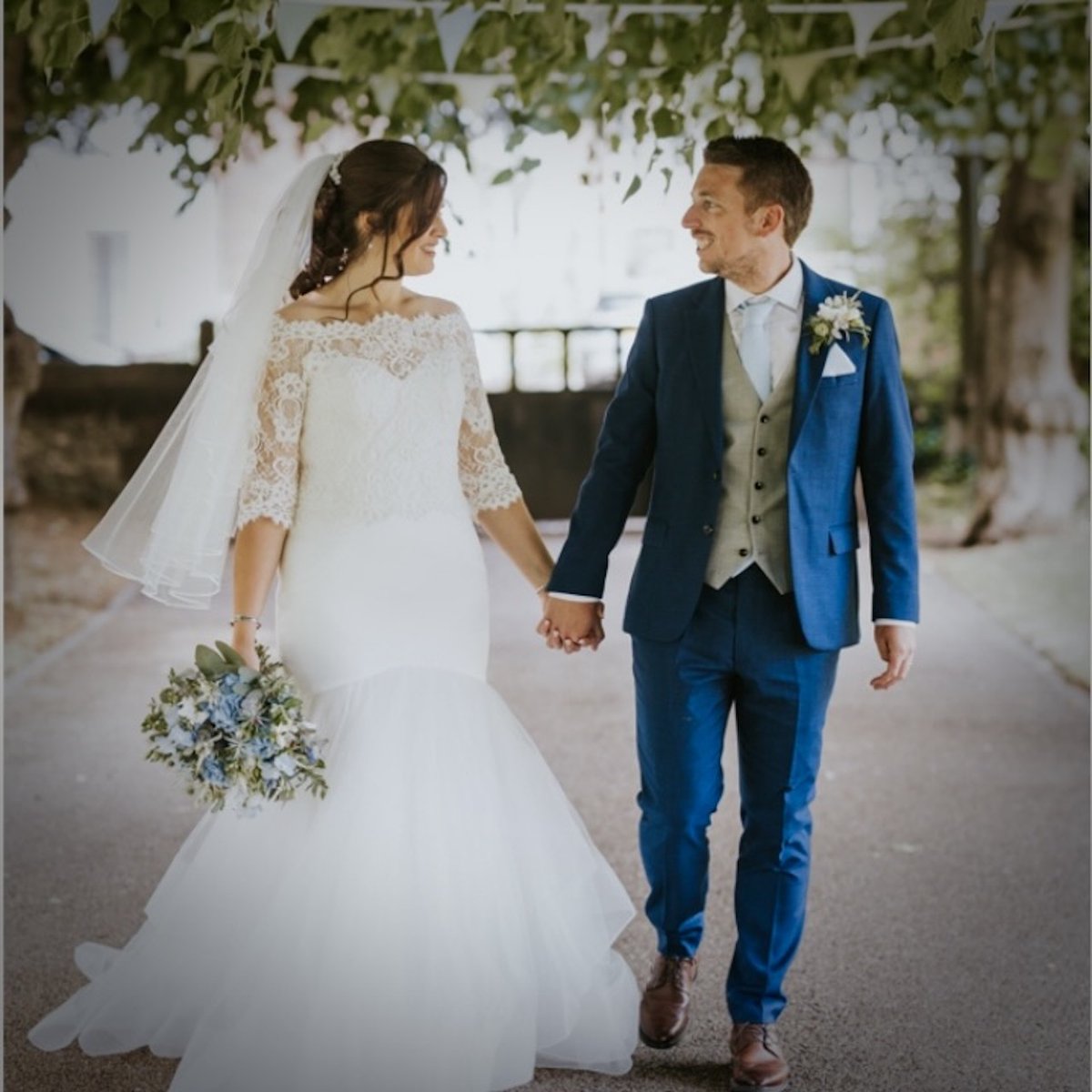 Something old, something new, something borrowed, something ... 💐
#WeddingReception #ReceptionFlowers #WeddingFlowers #WeddingFlorist #RothamstedManor #Hertfordshire #HemelHempstead #MaplesFlowers