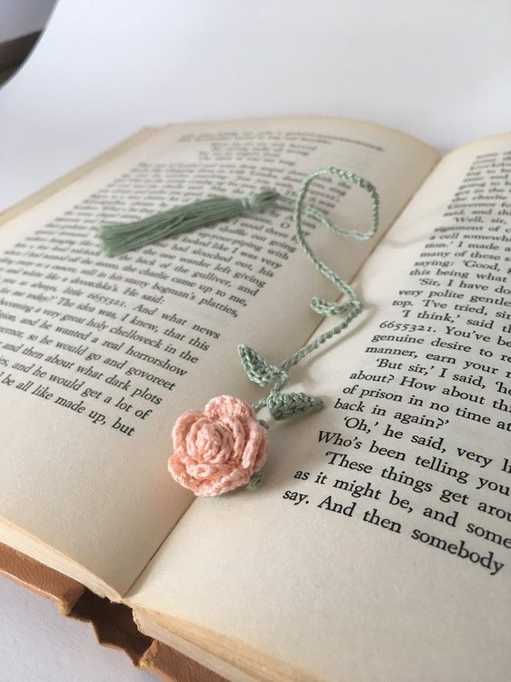 softdeIicacy's tweet photo. crochet flower bookmarks. https://t.co/YzVYeGtOaU
