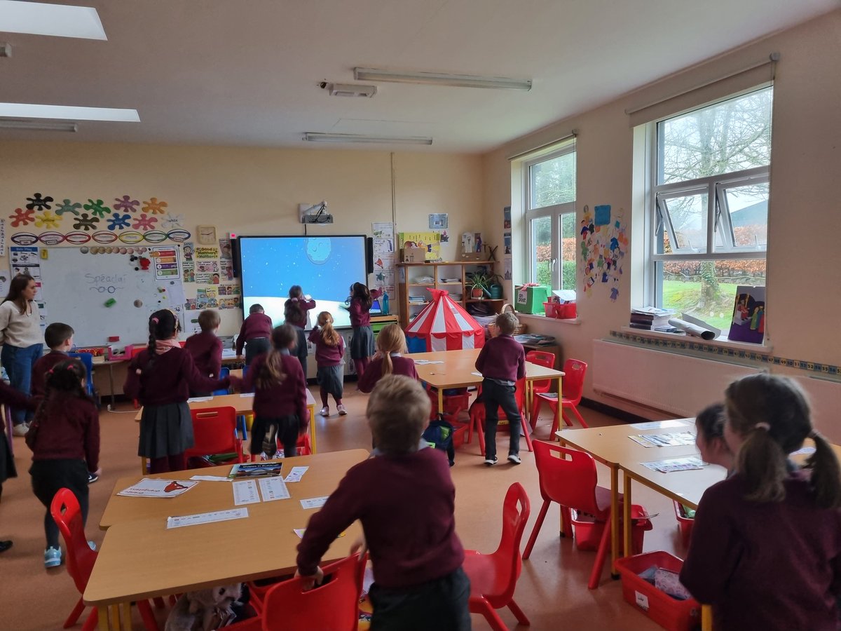 courtnacuddyns's tweet photo. Senior infants and first class enjoying their active break today 😁 we can't wait to keep up the challenge for the next 4 weeks! 👍🏻 like our slogan says; 'Get active every day, live life a better way' #activebreakchallenge @ActiveFlag https://t.co/TcUdhcC8g4