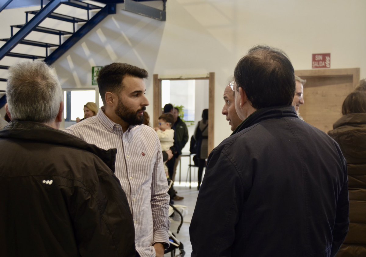 Bioclima_FP's tweet image. Insuperable, cómo nos hicisteis sentir el día de nuestra inauguración 😊 

Gracias por formar parte de un día tan especial para #bioclimaformacion 

Sin vosotros, todo esto no sería posible 💚