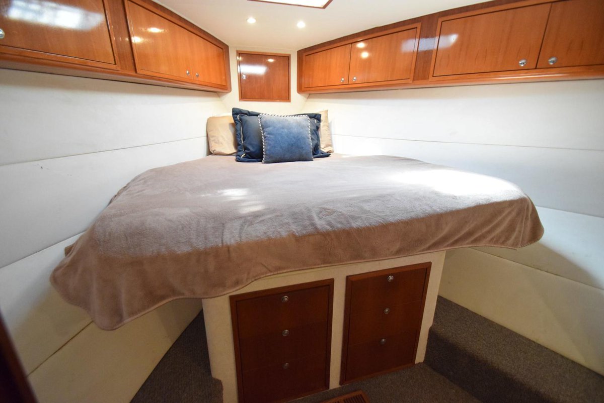 BluewaterYS's tweet image. The 53' Capps Custom "Bent Tent" is a great step into the world of custom sportfish! Priced right at $299,000, this boat has a smooth, efficient ride, a spacious two stateroom and two head layout, and plenty of amenities for long days offshore. #customboat
hubs.ly/Q01yXG610