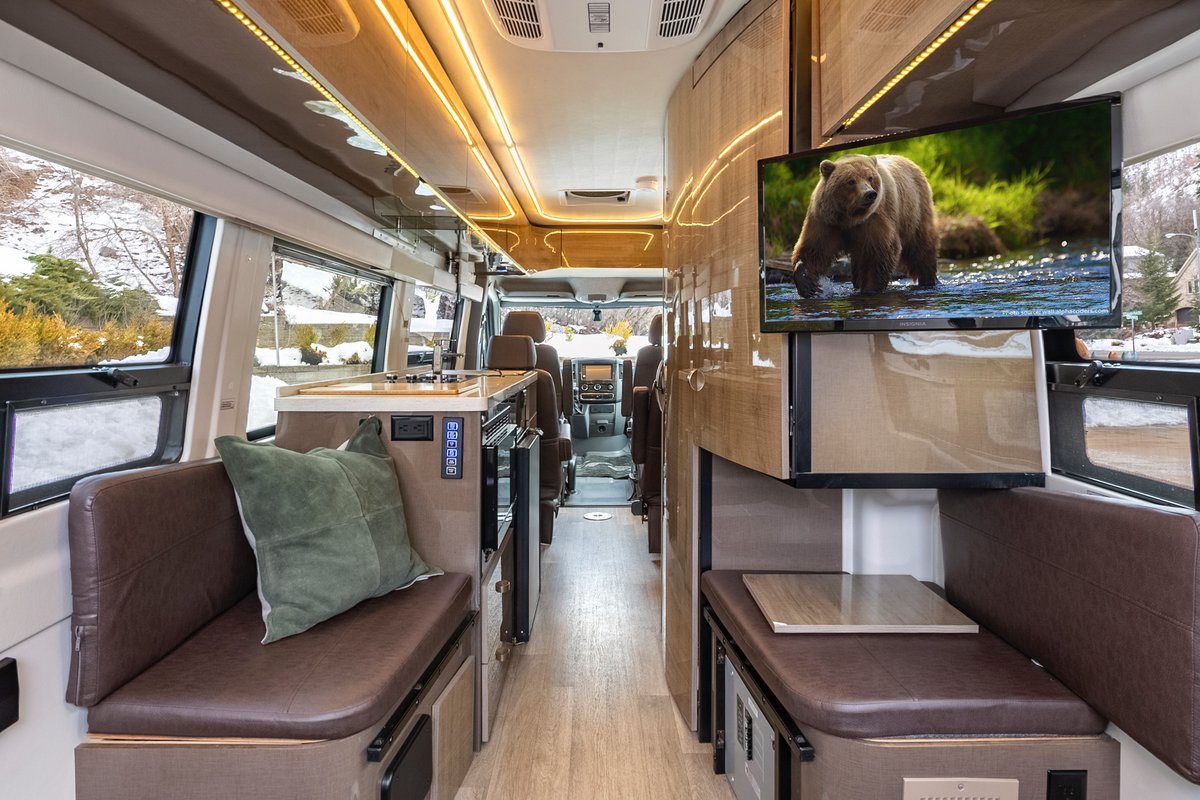 loganzylstra's tweet photo. One of the people I follow on TikTok rents out Class B RV’s and has done really well. After a few months of watching, decided to stop watching and take some action. I bought his relatively inexpensive course and  got an RV. Listing went live today! 👊🏼

https://t.co/CUczMVGo2H https://t.co/vwSNgxfQLS