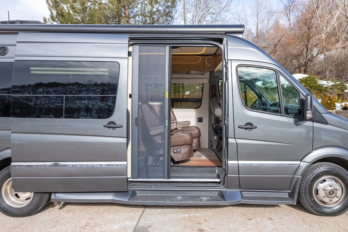 loganzylstra's tweet photo. One of the people I follow on TikTok rents out Class B RV’s and has done really well. After a few months of watching, decided to stop watching and take some action. I bought his relatively inexpensive course and  got an RV. Listing went live today! 👊🏼

https://t.co/CUczMVGo2H https://t.co/vwSNgxfQLS