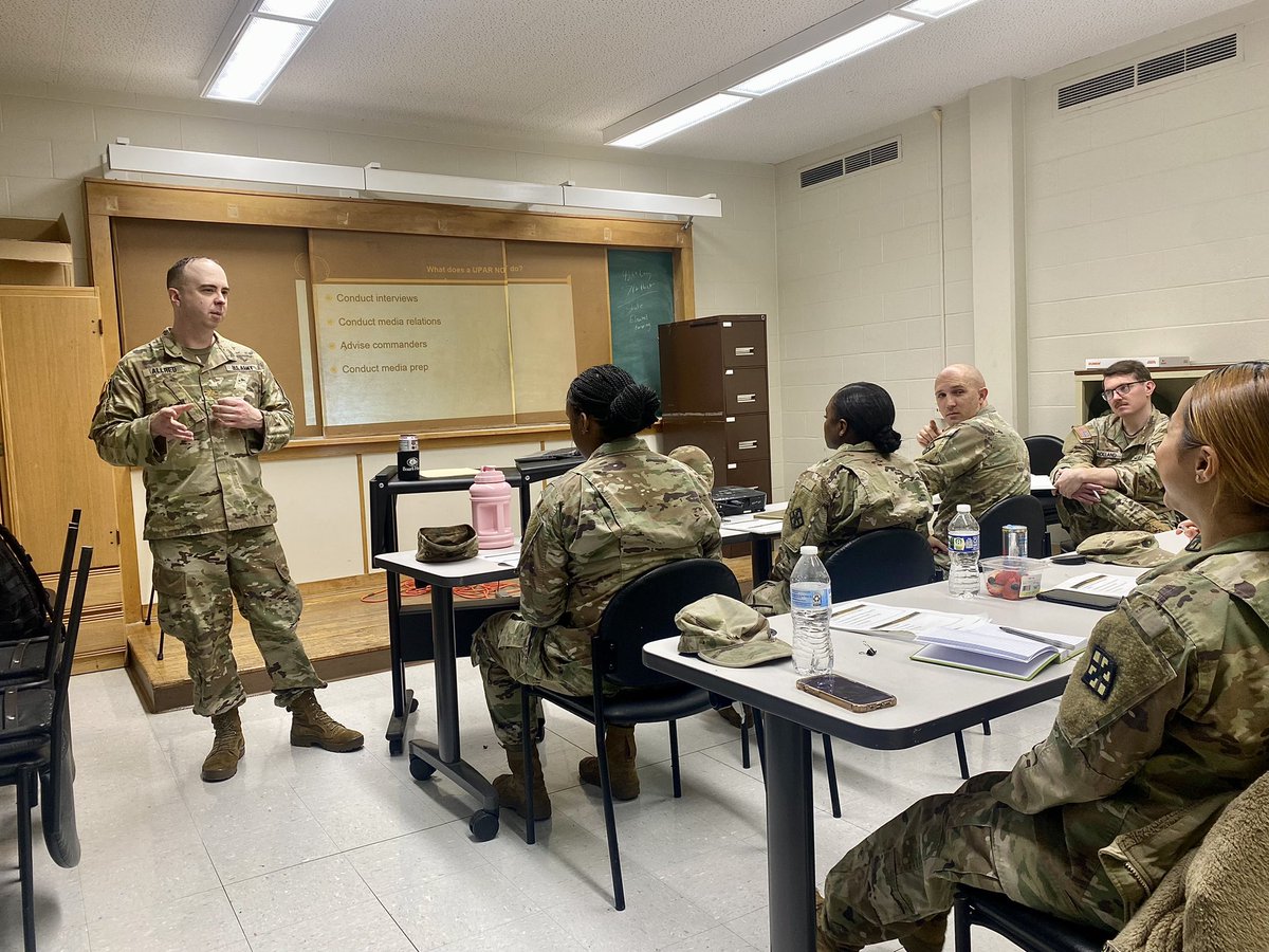 teamcastle's tweet photo. Molding Minds 🧠
Another weekend of teaching the latest appointed UPARs. Stay tuned for many of their awesome products. #BuildtoServe #HaveCameraWillTravel #UPARs
@USArmyReserve @USArmy @USARPAC @INDOPACOM @USACEHQ @USAEnReg @ChiefUSAR @ArmyReserveCSM @FamilyPrograms @GoArmy https://t.co/3sTrQgpSGE