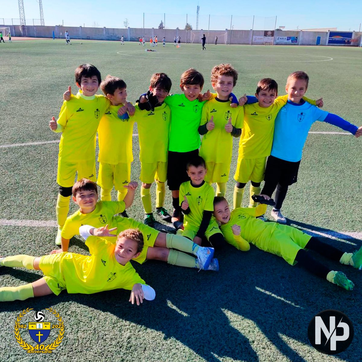 ℕ𝕦𝕖𝕤𝕥𝕣𝕠 #PrebenjaminA 𝕖𝕤𝕥𝕒 𝕢𝕦𝕖 𝕤𝕖 𝕤𝕒𝕝𝕖👏🙌

10 victorias de 10 partidos | 104 Goles a favor

#MásQueUnClubUnaFamilia #caminoviejocf #cmv #equipazo #tomares #sevilla #SegundaAndaluza #ilusion #esfuerzo #pasion #team #futbolregional #futbolsevillano #futbolbase