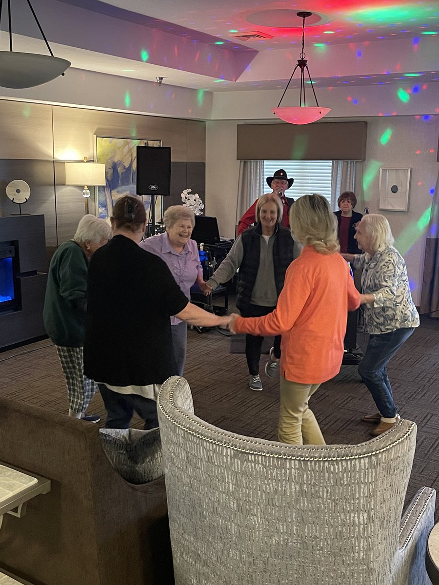 StCharlesHC's tweet photo. When itโs Cheese Loverโs Day, that calls for a Happy Hour cheese fountain and getting down on the dance floor! Who doesnโt love a good cheese party?! ๐ง ๐๐ป
#seniorliving #cheesefordays https://t.co/TZ8pOXpRf3
