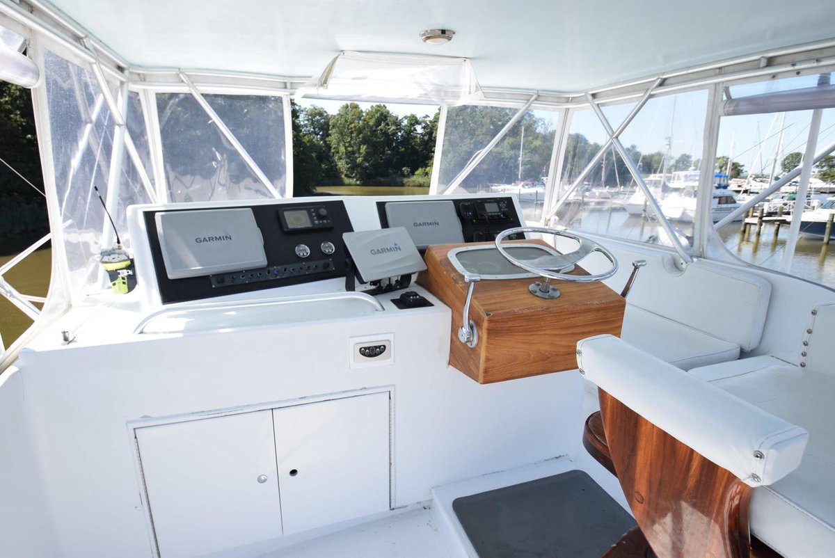 BluewaterYS's tweet image. The 53' Capps Custom "Bent Tent" is a great step into the world of custom sportfish! Priced right at $299,000, this boat has a smooth, efficient ride, a spacious two stateroom and two head layout, and plenty of amenities for long days offshore. #customboat
hubs.ly/Q01yXG610