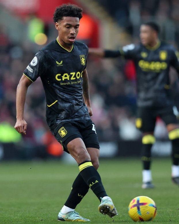 CliquezFoot's tweet photo. 🚨INFOS🚨

Steven N’zonzi met un terme à sa carrière de footballeur !

(@Mokhtar_TPMPOFF) https://t.co/aq0zR8nIyl