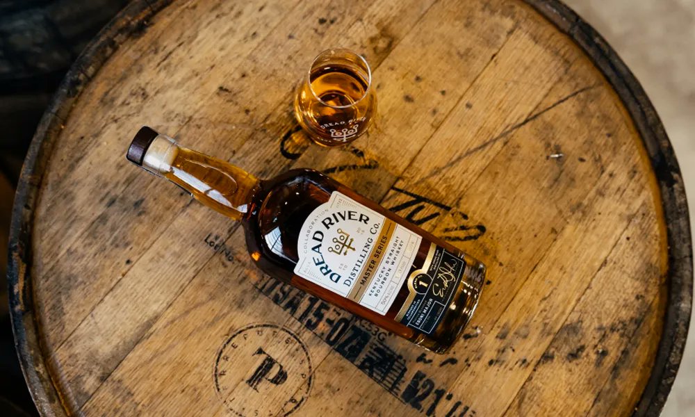 coolmaterial's tweet photo. Eboni Major Just Dropped Her First New Bourbon Release After Leaving Bulleit as the First Black Female Whiskey Blender - https://t.co/7dR6bRx5VD https://t.co/IvZXVvnpPq