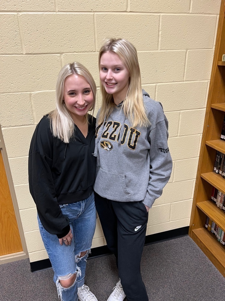 CamelsCes's tweet photo. High School Students of the Month  https://t.co/bKHF3gynVN https://t.co/r9rU06YBUO