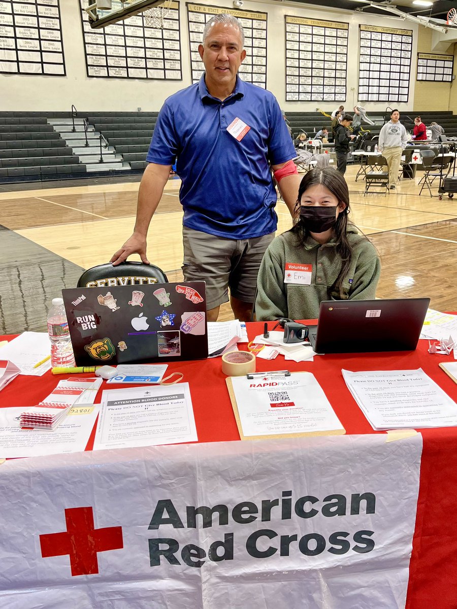 dominguezt's tweet photo. Proud to #DonateBlood today @ServiteHS. You should donate too! #Friars #CREDO @SoCal_RedCross @ben_dominguez25 https://t.co/Td3HR5F1Qh