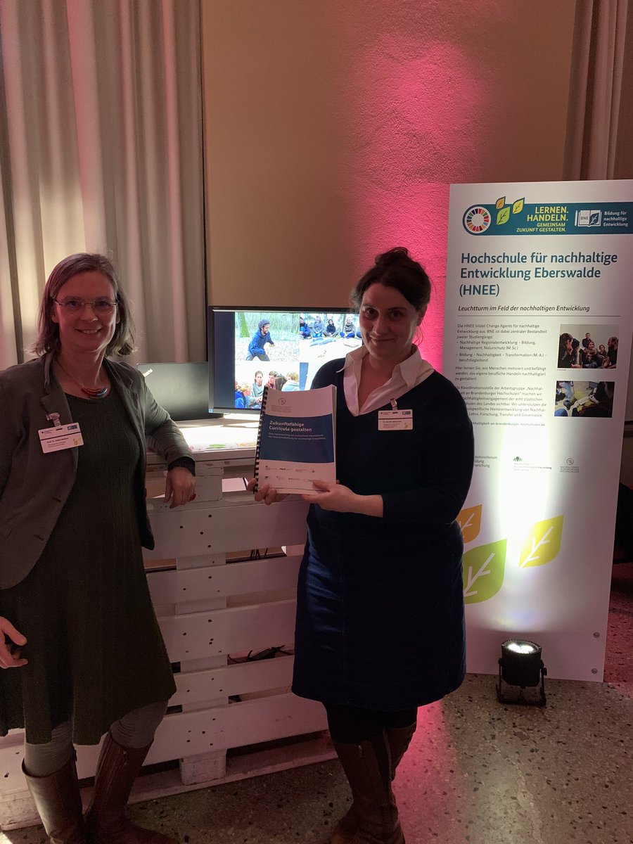 heikemolitor's tweet photo. Heute konnten wir viele interessante Gespräche im Naturkundemuseum Berlin bei der Veranstaltung #bnejetzt des BMBF führen. @hneeberswalde @NaHoBrandenburg https://t.co/V0TJKFt6O3