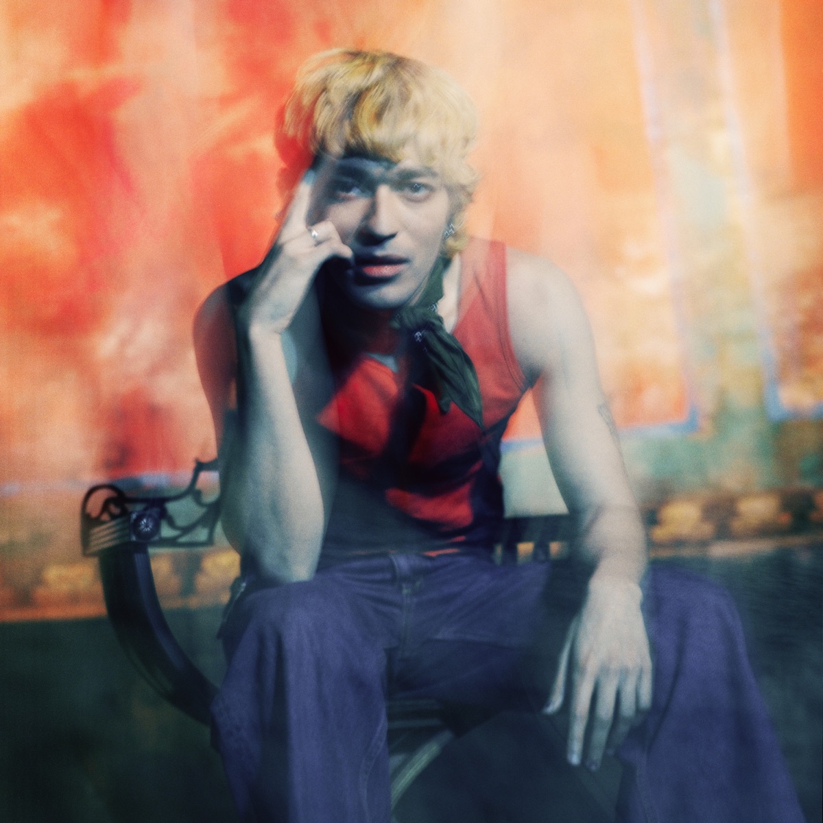 Comparé à Prince ou Jeff Buckley, Adam Naas délivre "Goldie and the Kiss of Andromeda" son 2ème opus, 5 ans (!) après son premier essai. Goldie est l'alter ego lumineux de l'artiste, une traversée dans le country-folk "Only love remains" ou le plus rock "A story don't tell"