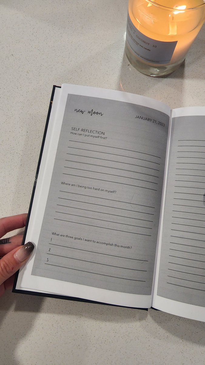 chicklitplus's tweet photo. The 2023 Moon Journal is now available! #moonjournal #2023journal #bysamanthamarch
https://t.co/AaVrWYO9if https://t.co/bUQFtQrZEW