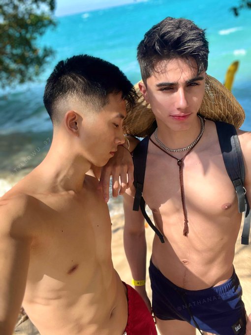 Sex on the beach? https://t.co/iO96GPZQXJ