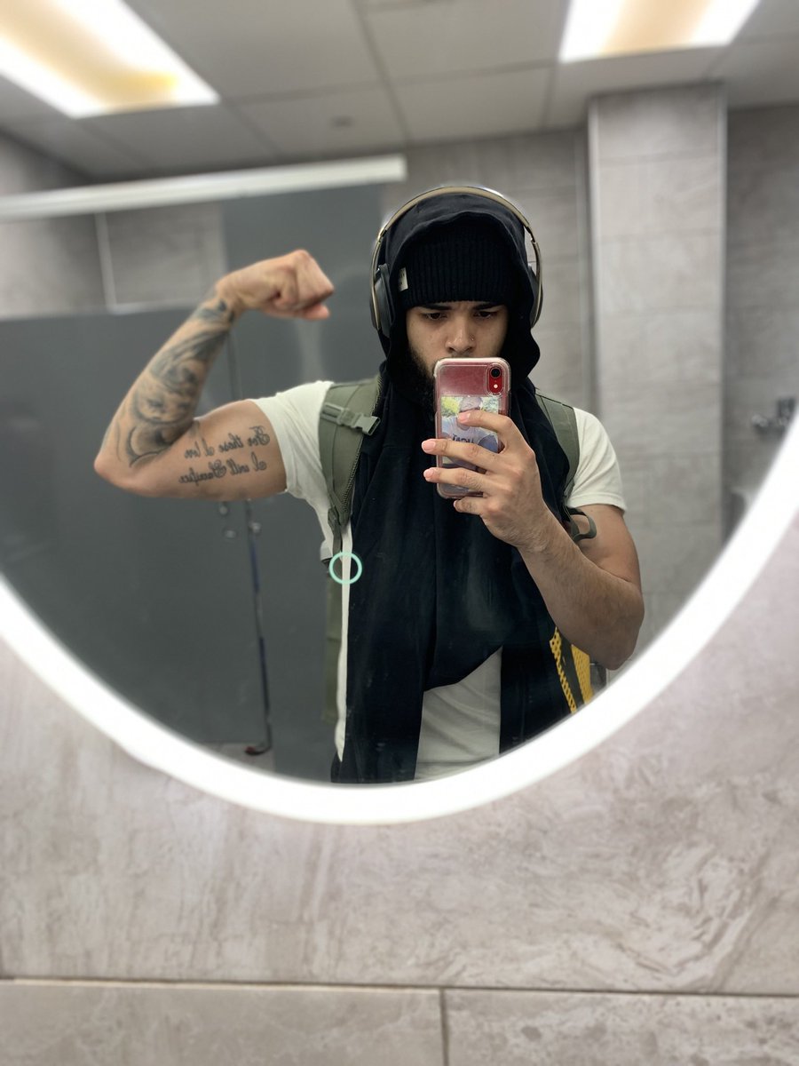 Go gym 💙
Code “ TOOP “ For any protein whey or PRE! Dont miss out ‼️🎁
#gym #gymmotivation 

raw.rfrl.co/q54mw